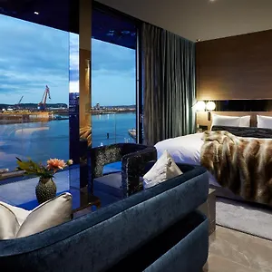 Riverton Hotel